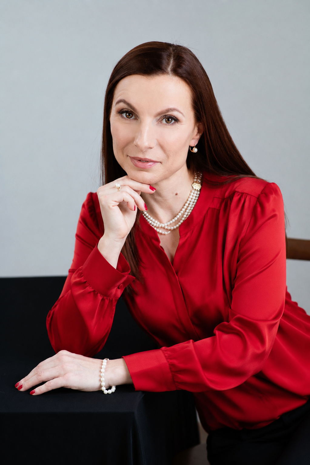 Marinela Trickett, Registered Psychotherapist in Guelph, Ontario, offers specialized couples and family therapy using evidence-based methods.